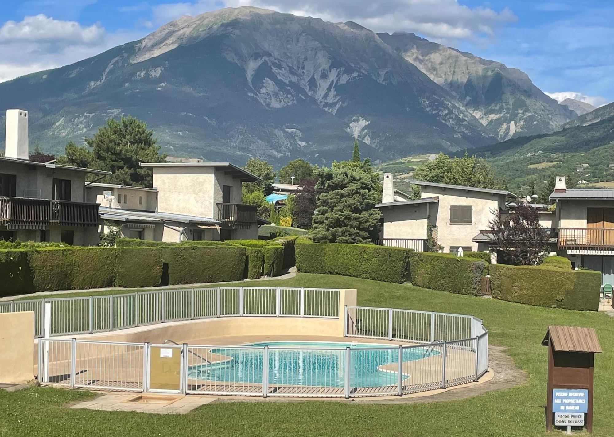 Maison Tres Agreable Avec Exterieurs, Bien Situee Au Plan D'Eau Embrun Buitenkant foto