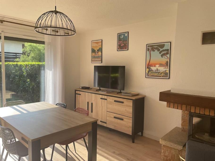 Maison Tres Agreable Avec Exterieurs, Bien Situee Au Plan D'Eau Embrun Buitenkant foto